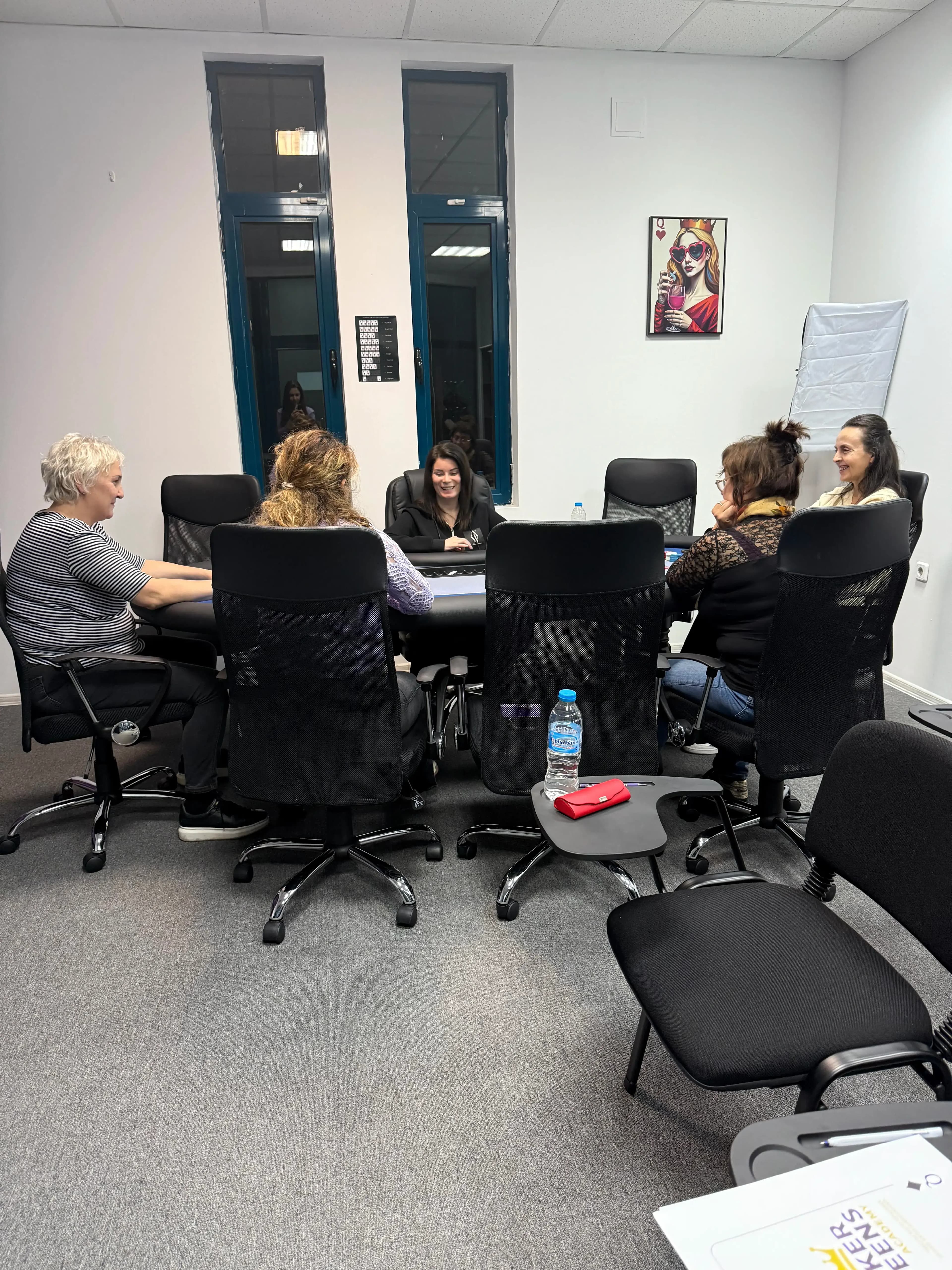 Poker Queens Academy - Галерия снимка 16