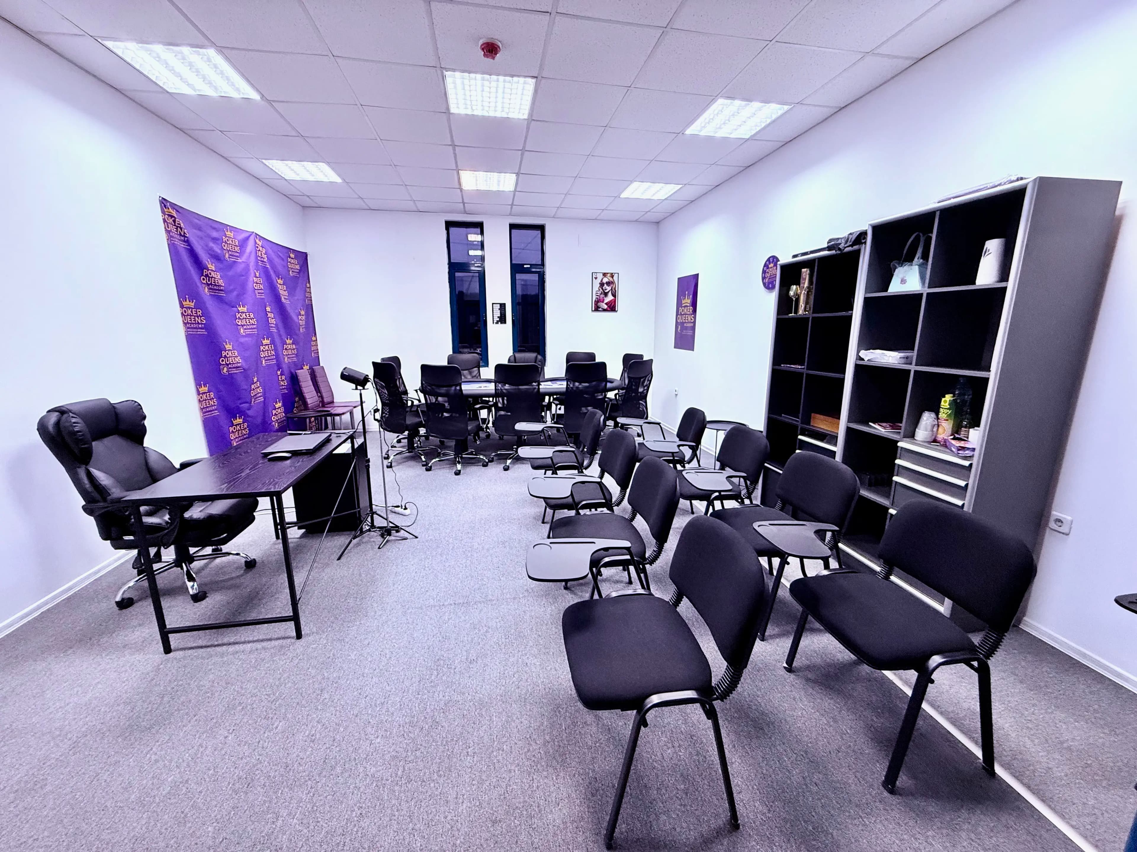 Poker Queens Academy - Галерия снимка 22