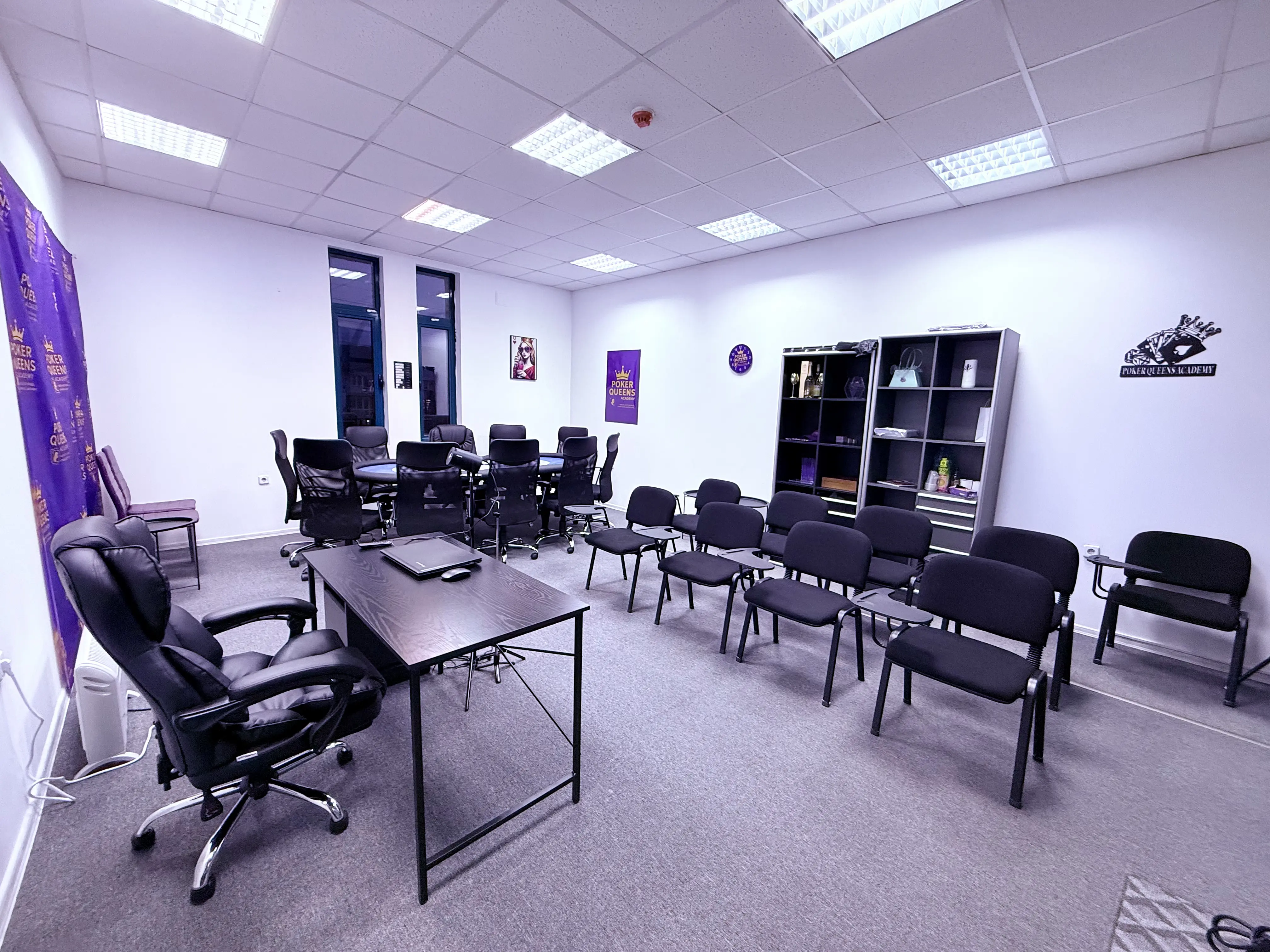 Poker Queens Academy - Галерия снимка 24
