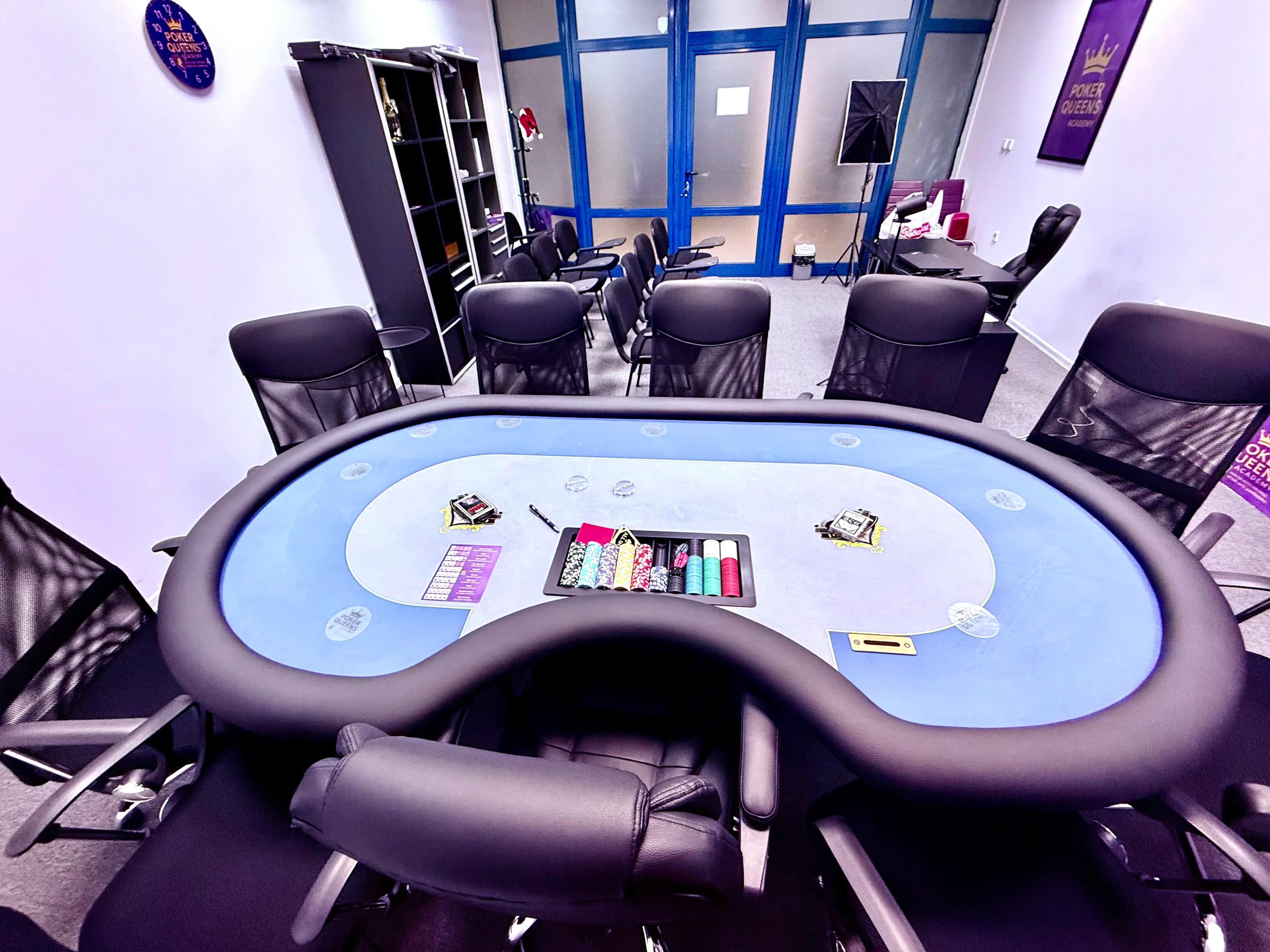 Poker Queens Academy - Галерия снимка 26