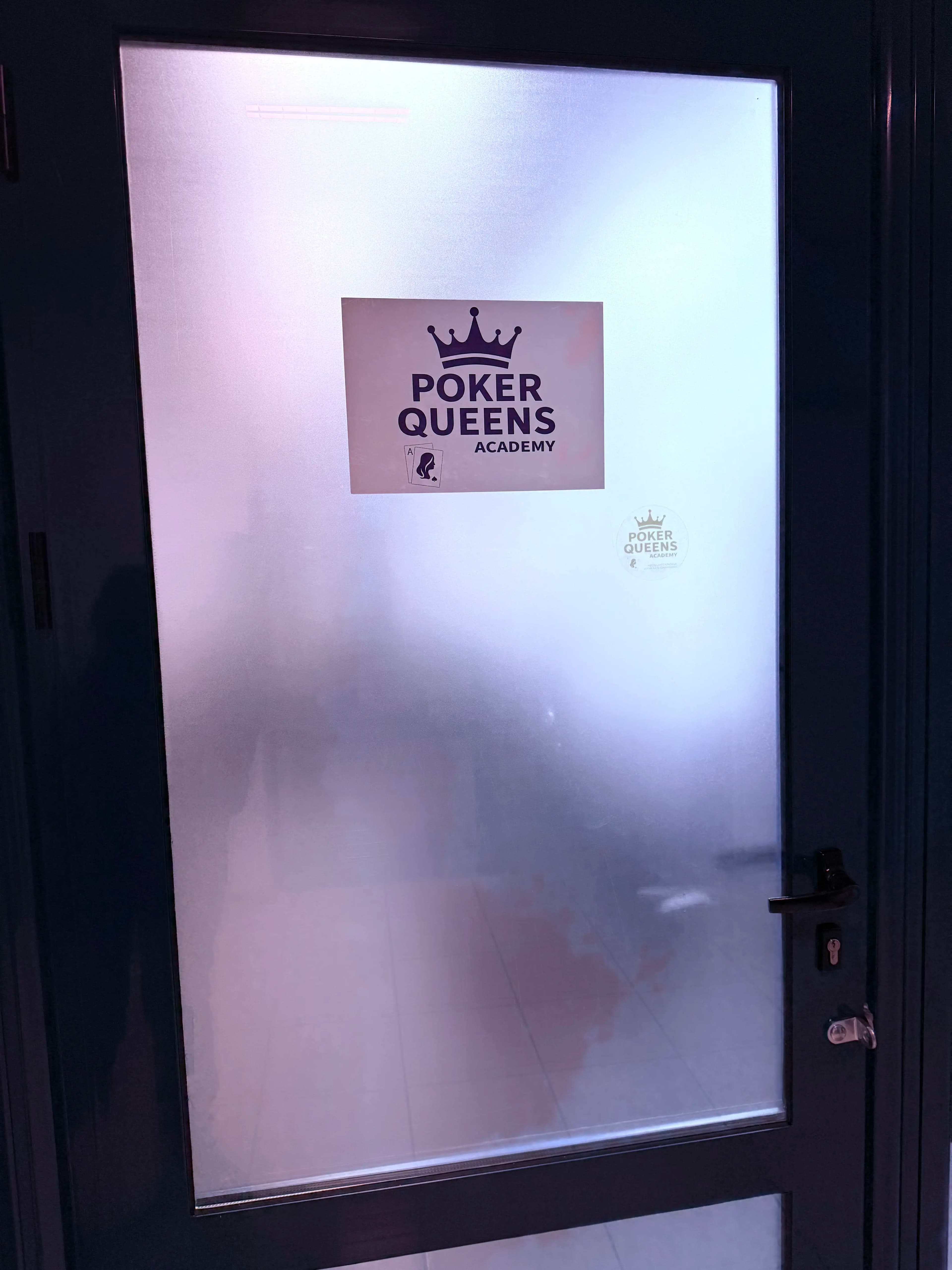 Poker Queens Academy - Галерия снимка 28